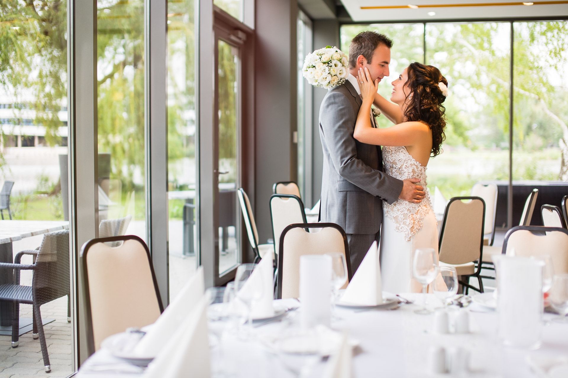 Esküvő a tóparton